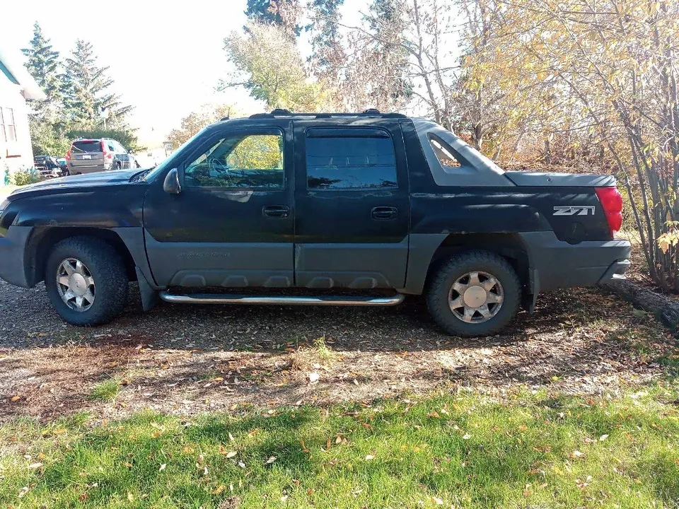 Chevrolet Avalanche 2004 photo 2