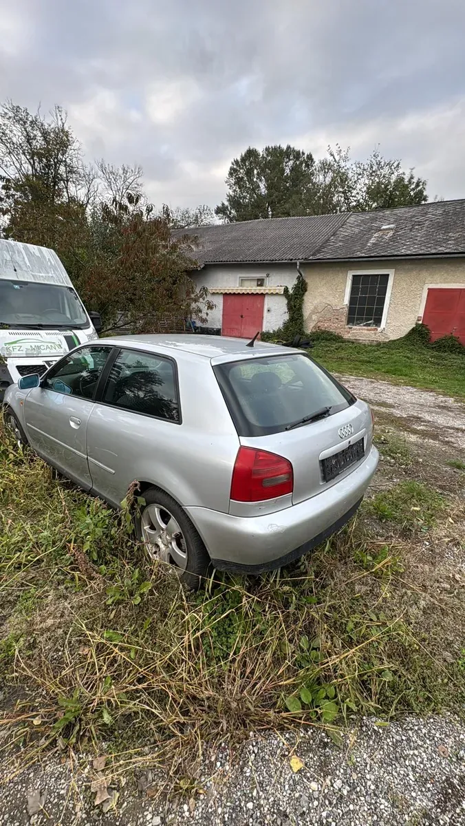 Audi A3 1999 photo 2