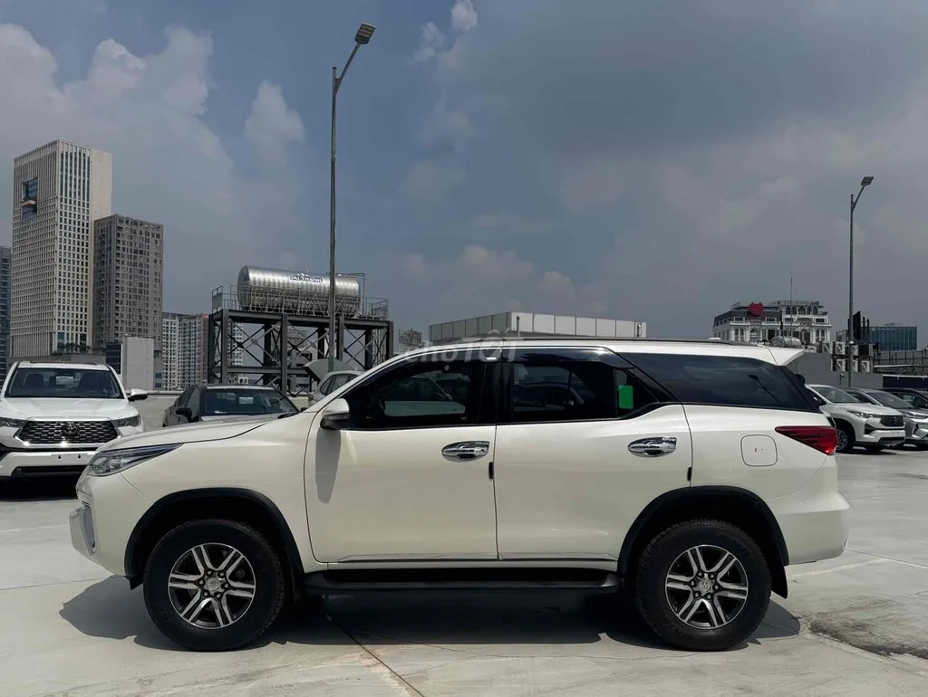 Toyota Fortuner 2018 photo 4
