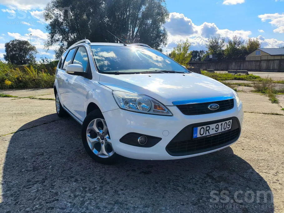 Ford Focus 2011 photo 3