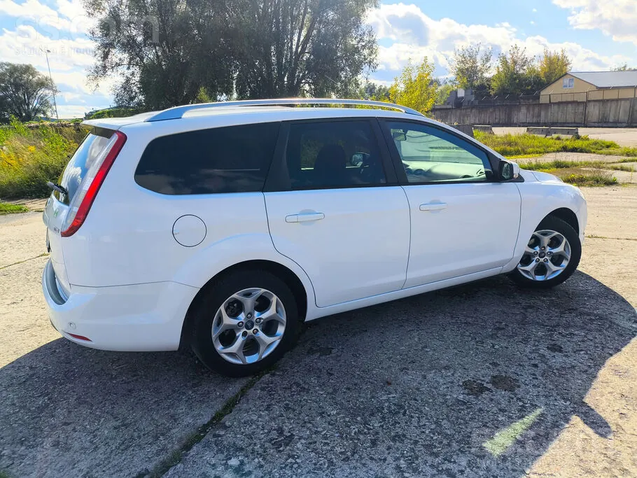 Ford Focus 2011 photo 5