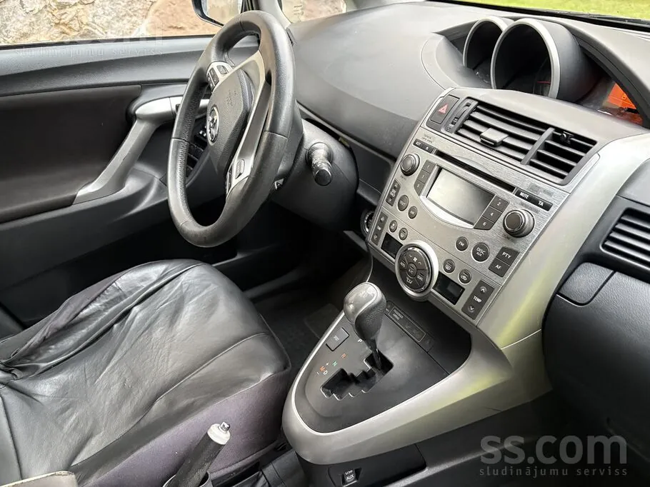 Toyota Verso 2011 photo 3