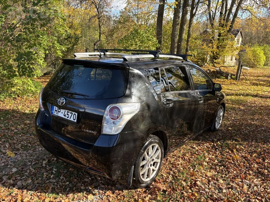 Toyota Verso 2011 photo 2