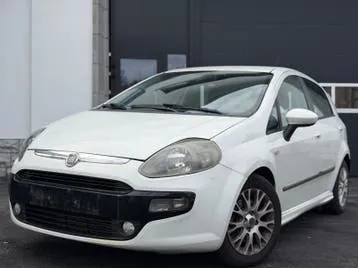 Fiat Punto 2011 photo 2