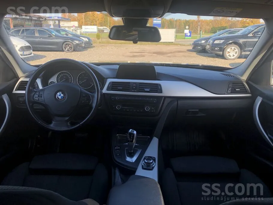 BMW 318 2013 photo 5