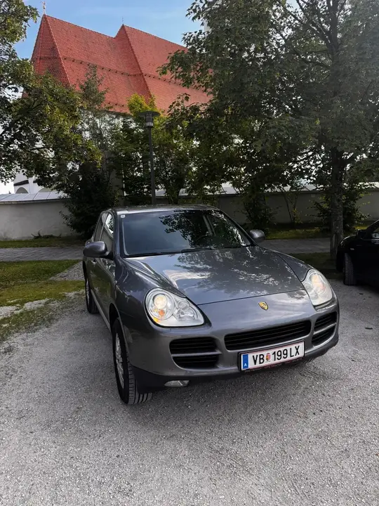 Porsche Cayenne 2003 photo 2
