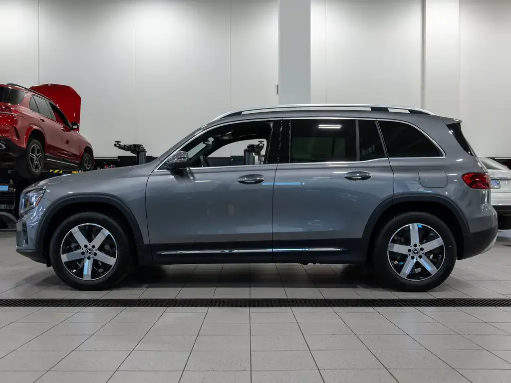 Mercedes-Benz Glb 2025 photo 2