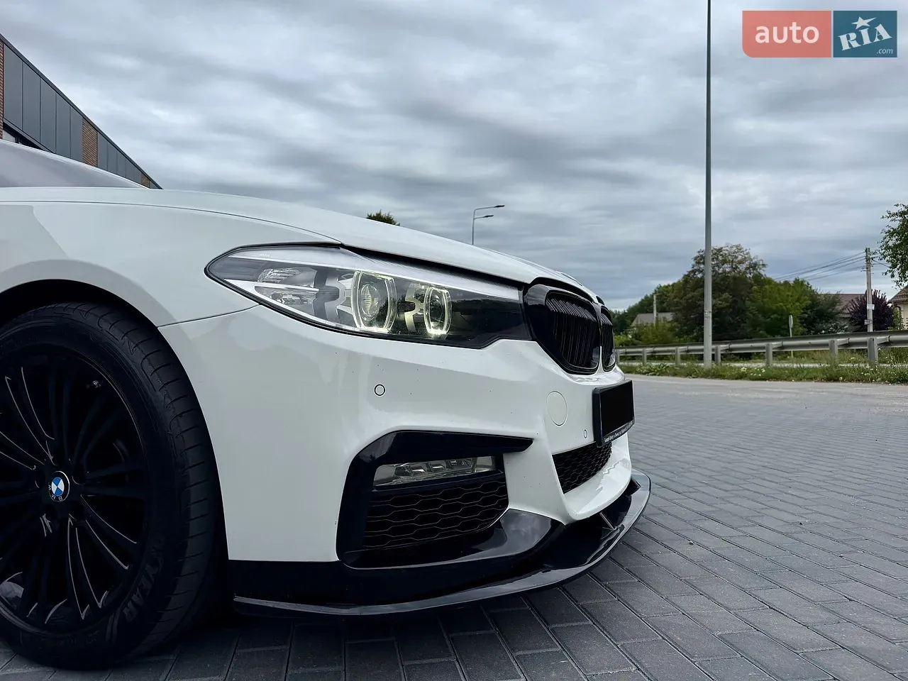 BMW 5 Series 2018 photo 3
