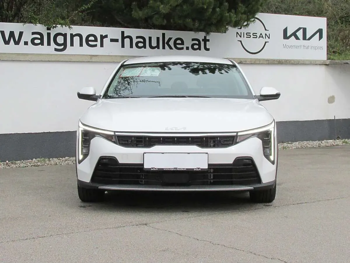 Kia K4 photo 2