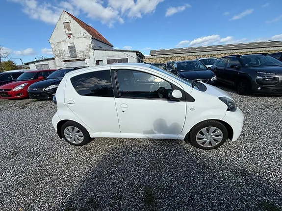 Toyota Aygo 2012 photo 4
