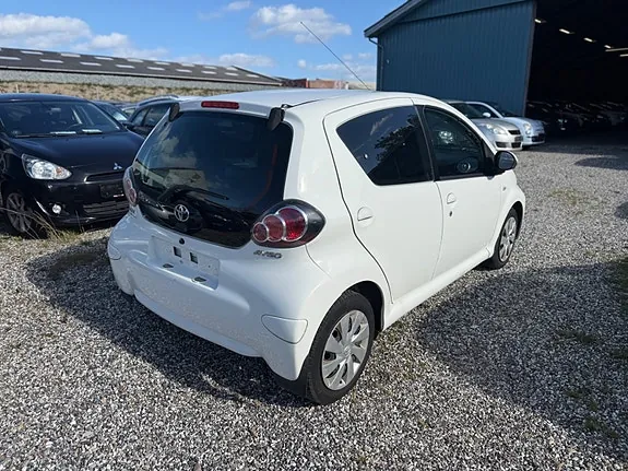 Toyota Aygo 2012 photo 5
