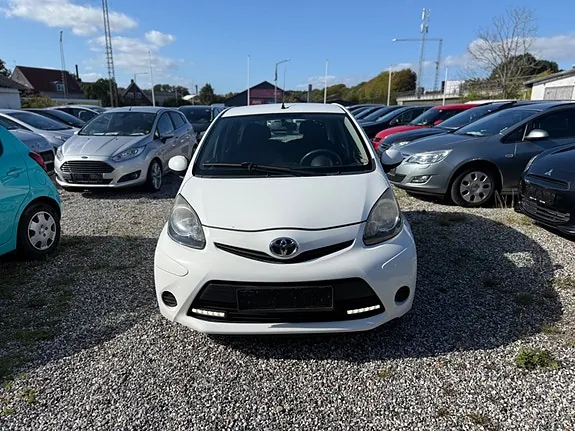 Toyota Aygo 2012 photo 2