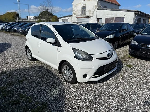 Toyota Aygo 2012 photo 3