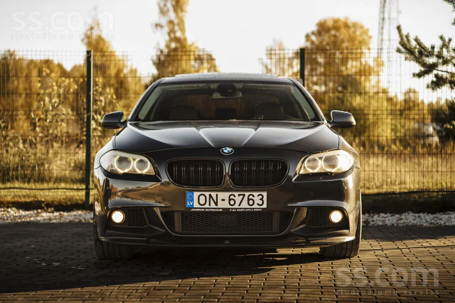 BMW 530 2011 photo 2