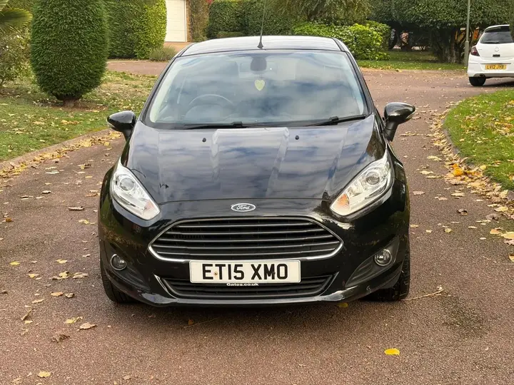 Ford Fiesta 2015 photo 2