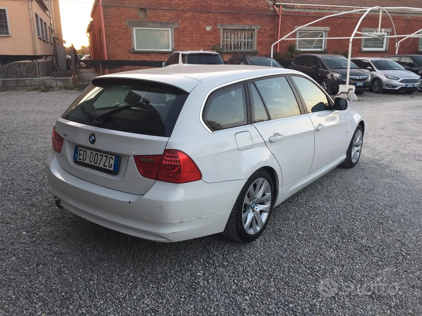 BMW 3 Series 2010 photo 5