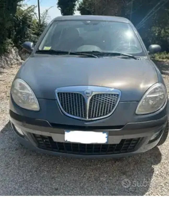 Lancia Ypsilon