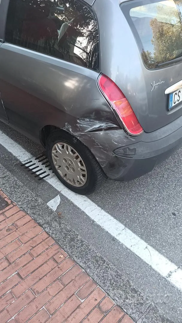Lancia Ypsilon 2003 photo 2