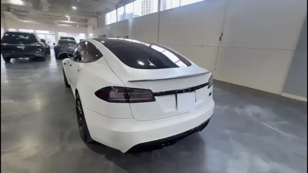 Tesla Model S 2023 photo 4