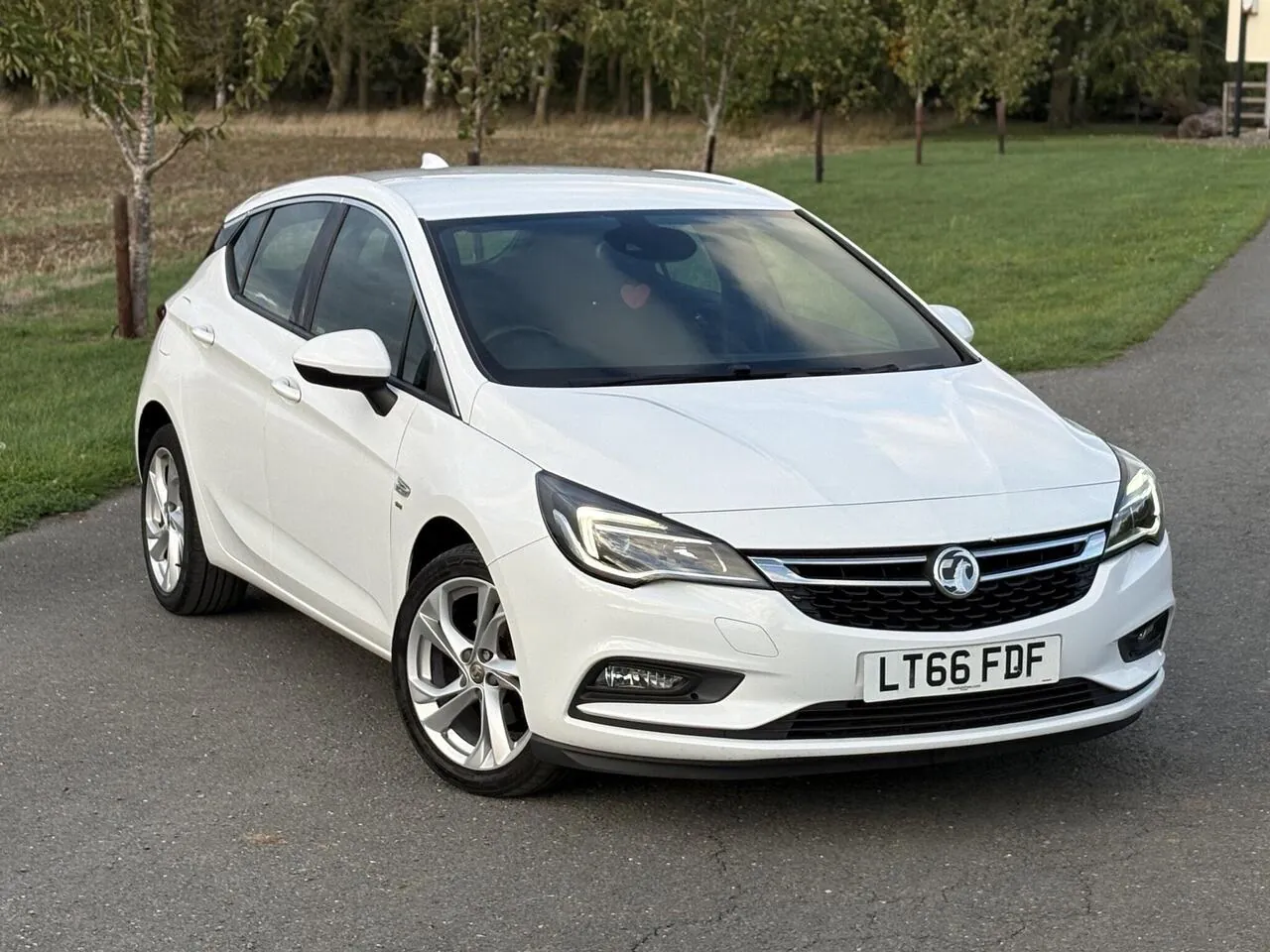 Vauxhall Astra 2016 photo 2