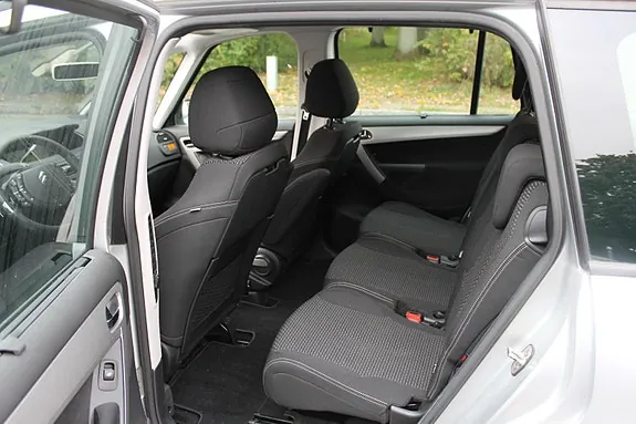 Citroen Grand C4 Picasso 2012 photo 4