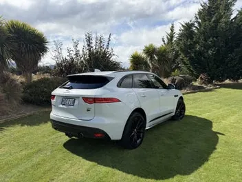 Jaguar F-Pace 2018 photo 3