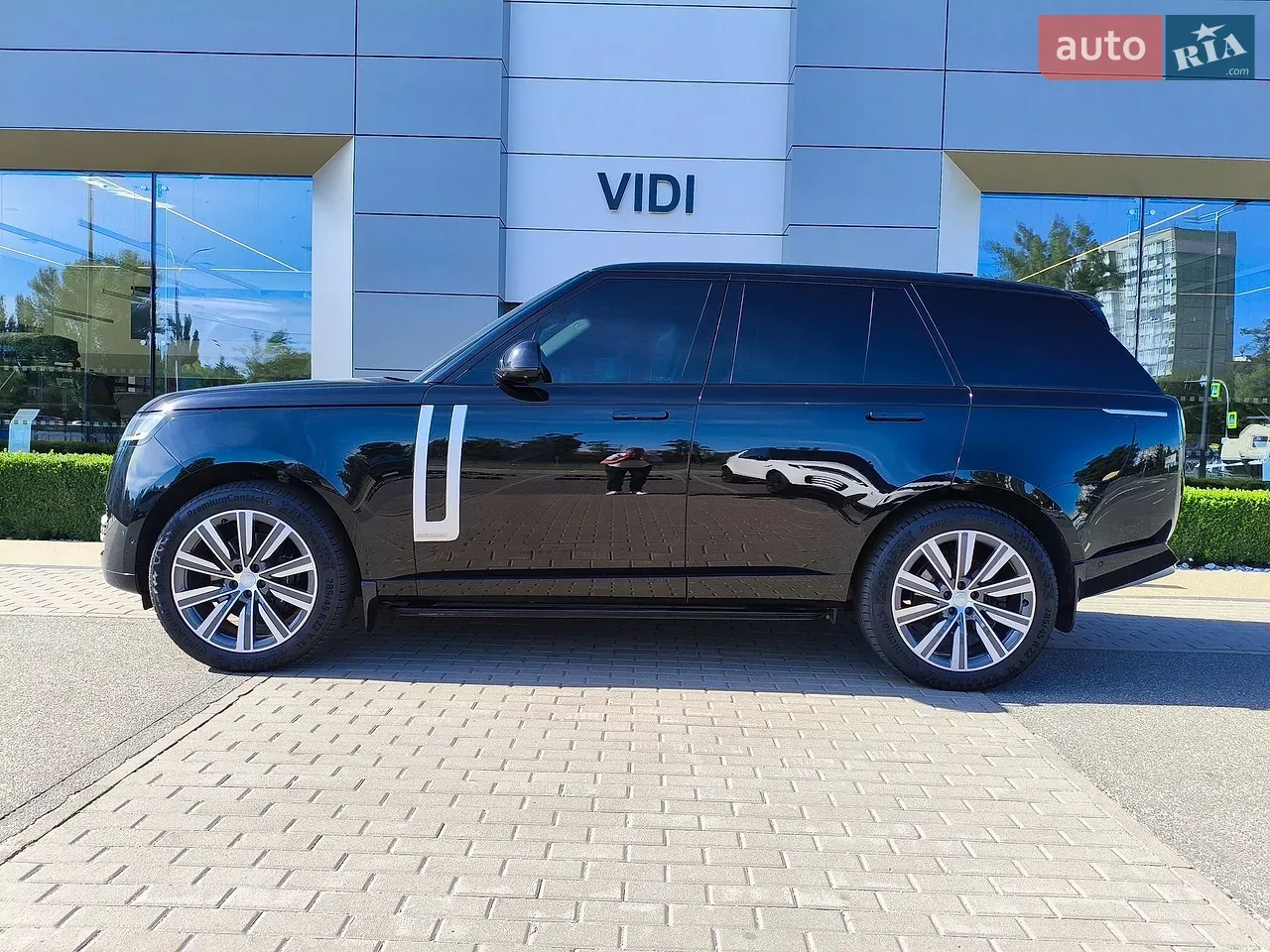 Land Rover Range Rover 2023 photo 2