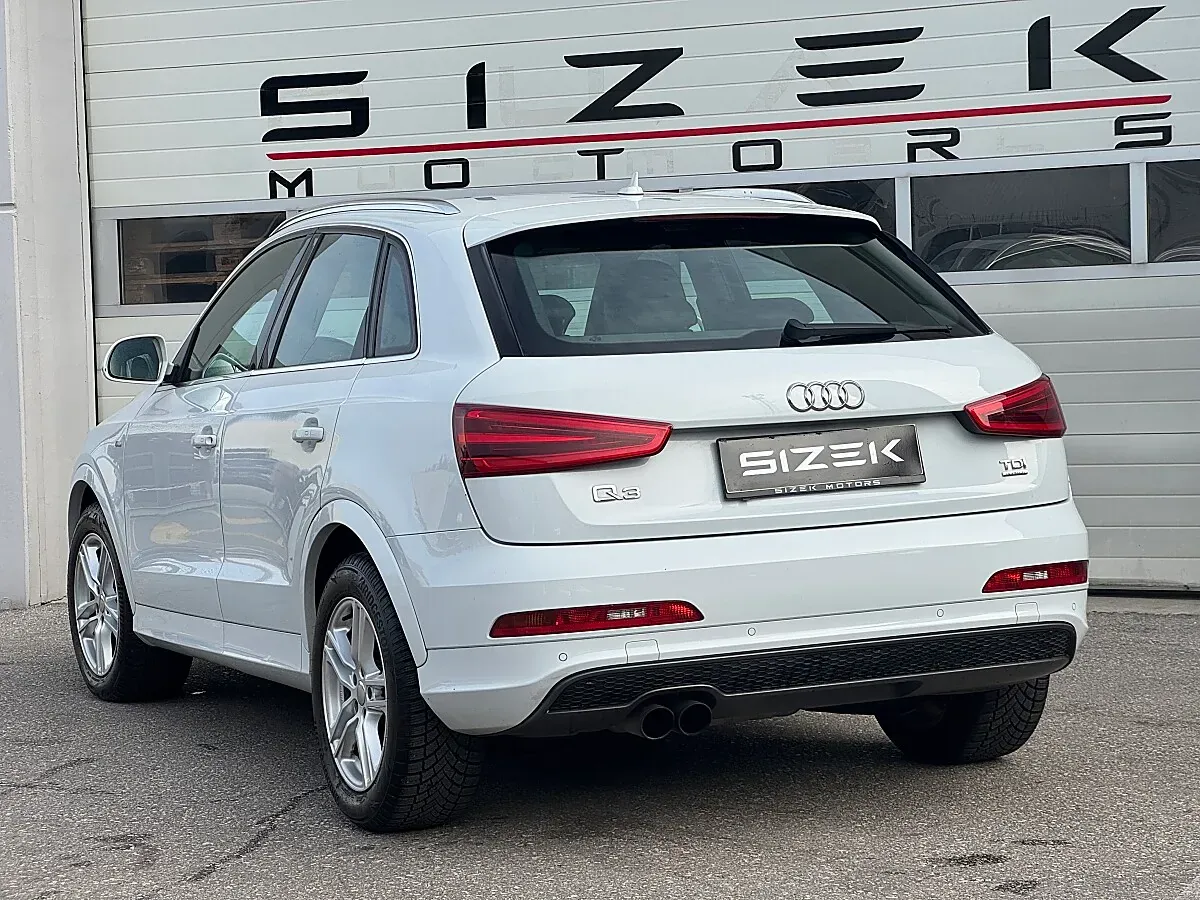 Audi Q3 2012 photo 3