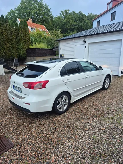 Mitsubishi Lancer 2010 photo 3