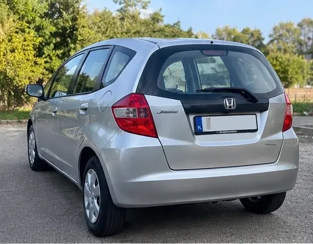 Honda Jazz 2010 photo 2