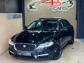 Jaguar Xf 2020 photo 2