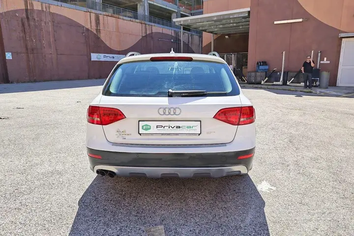 Audi A4 Allroad 2010 photo 5