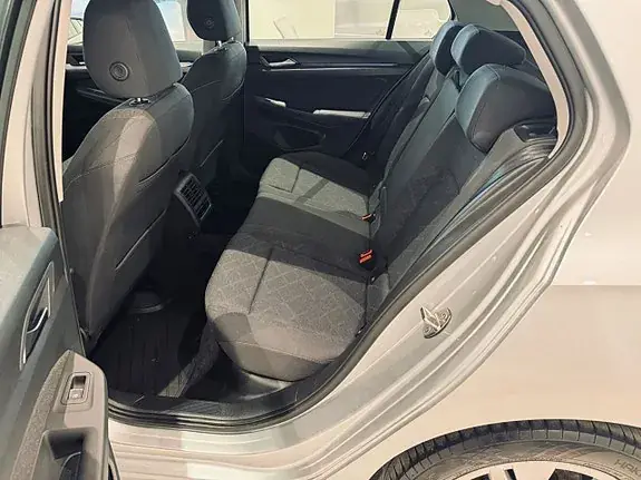 Volkswagen Golf I 2023 photo 3