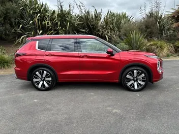 Mitsubishi Outlander 2025 photo 5