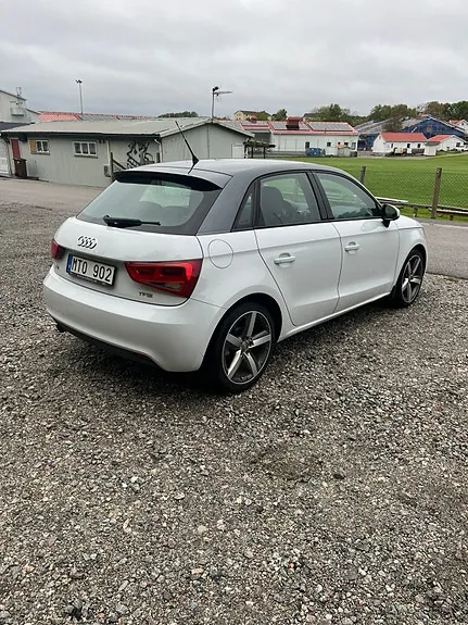 Audi A1 2012 photo 4