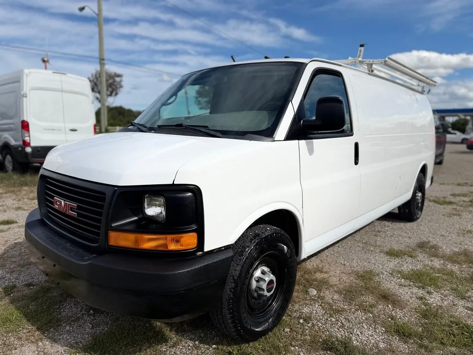 GMC Savana 2012 photo 4