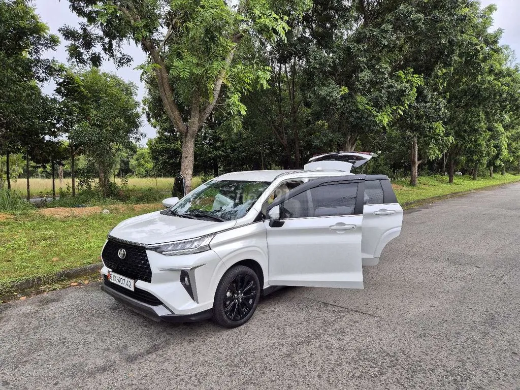 Toyota Veloz Cross