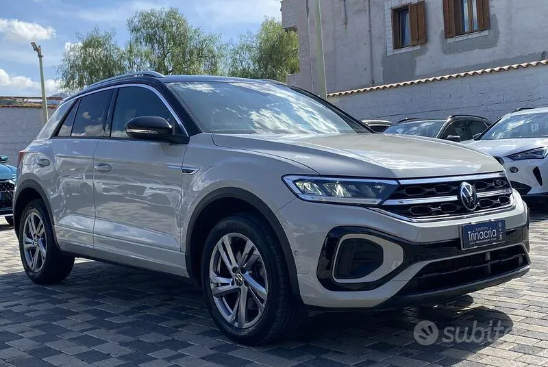 Volkswagen T-Roc 2023 photo 3