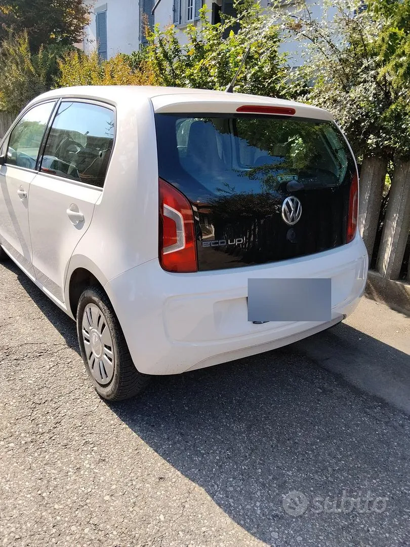 Volkswagen Up 2013 photo 2