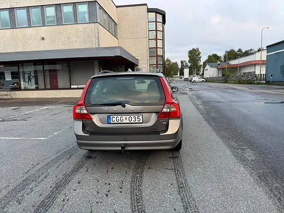 Volvo V70 2010 photo 5