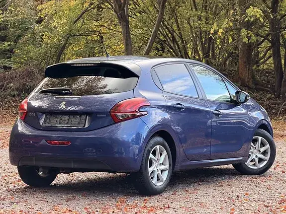Peugeot 208 2016 photo 2