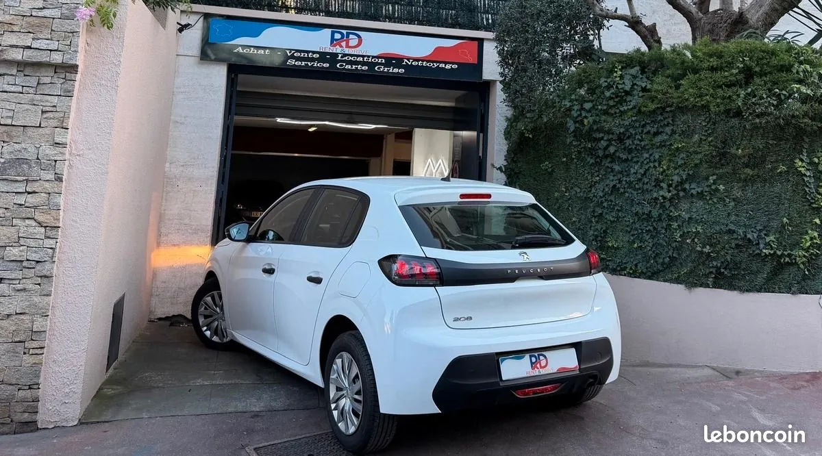 Peugeot 208 2022 photo 4