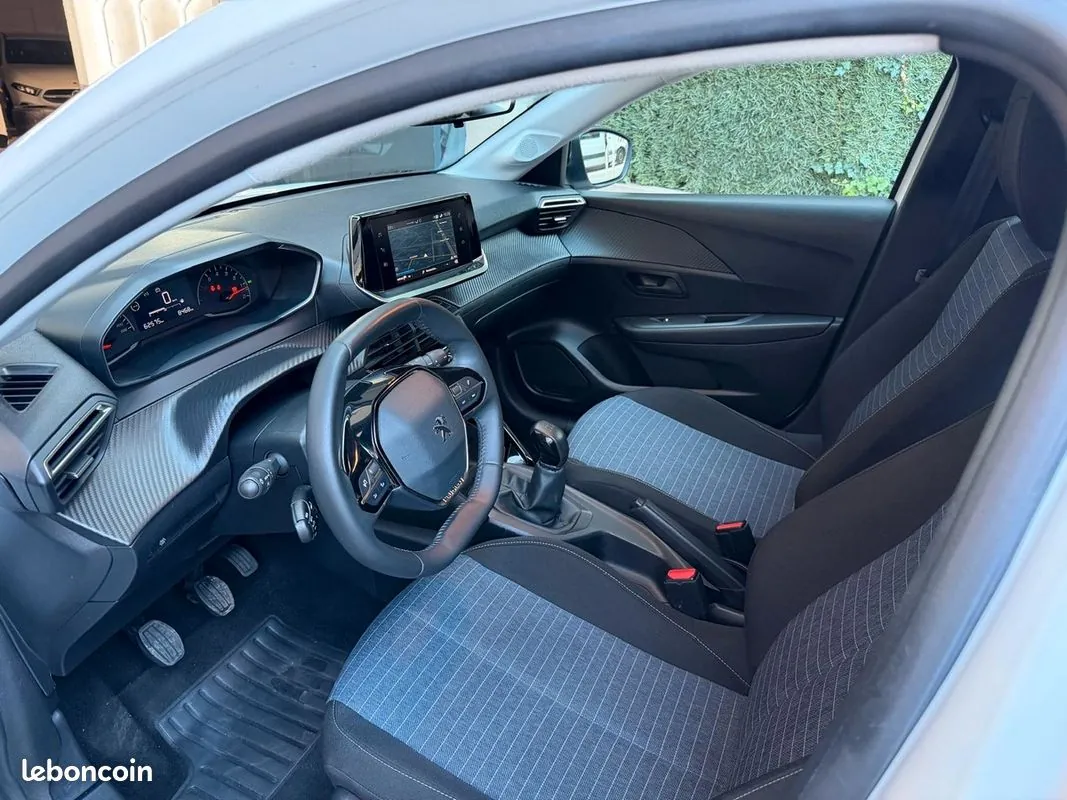 Peugeot 208 2022 photo 5