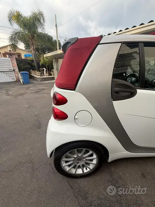Smart Fortwo 2011 photo 2
