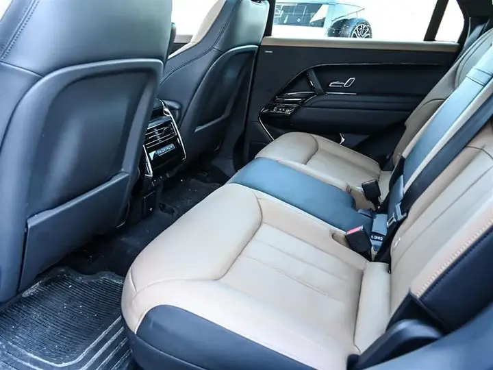Land Rover Range Rover Sport 2023 photo 3