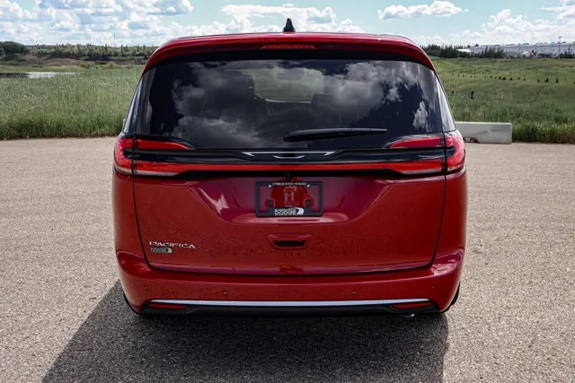 Chrysler Pacifica 2027 photo 3