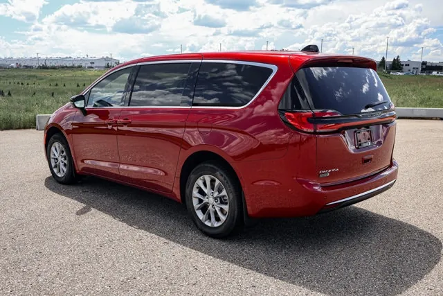 Chrysler Pacifica 2027 photo 2