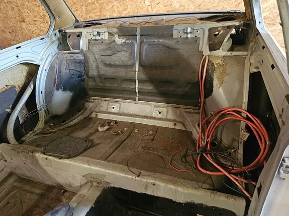 BMW 320I 1982 photo 3