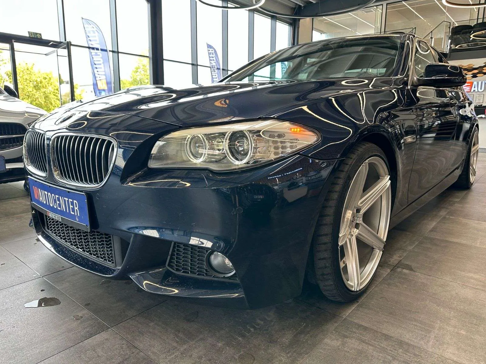 BMW 528I 2011 photo 2