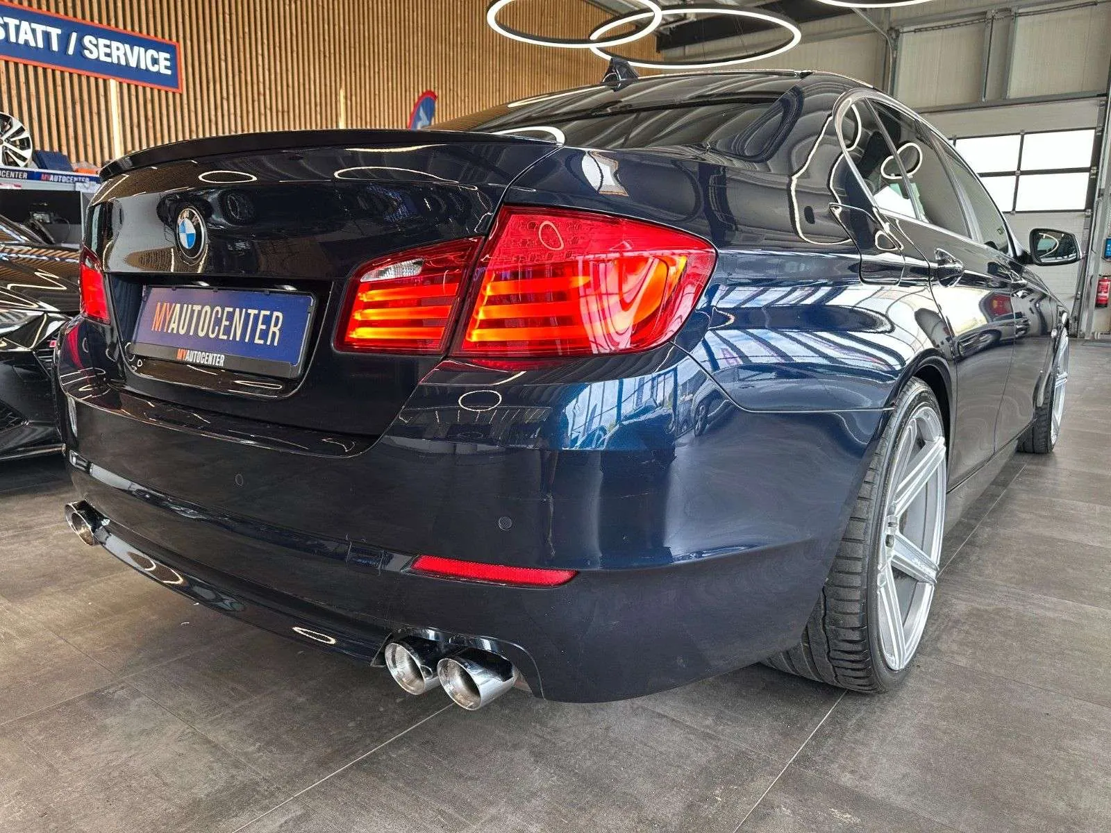 BMW 528I 2011 photo 4